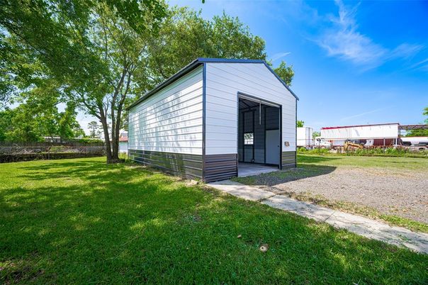 Backyard, Detached Garage, Exterior