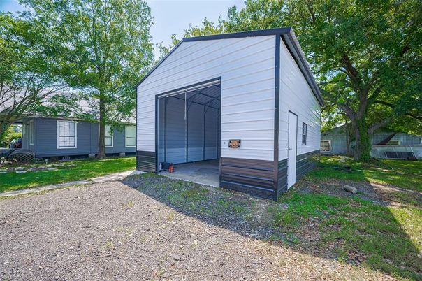Backyard, Detached Garage, Exterior