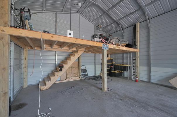 Garage, Interior