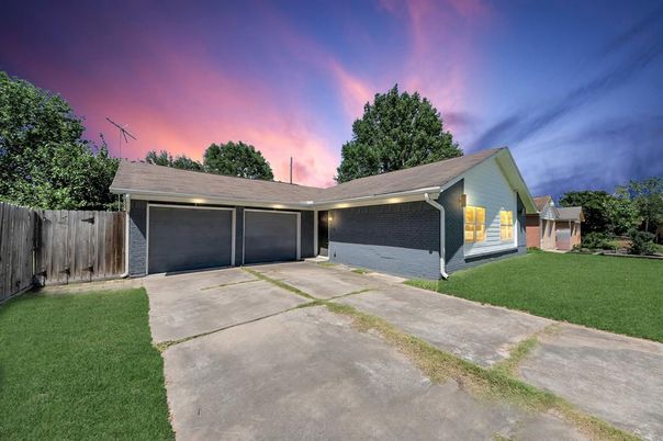 Backyard, Detached Garage, Exterior