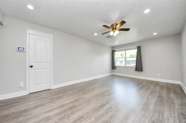 Empty room, Interior, Recessed Lighting, Wood Texture Flooring