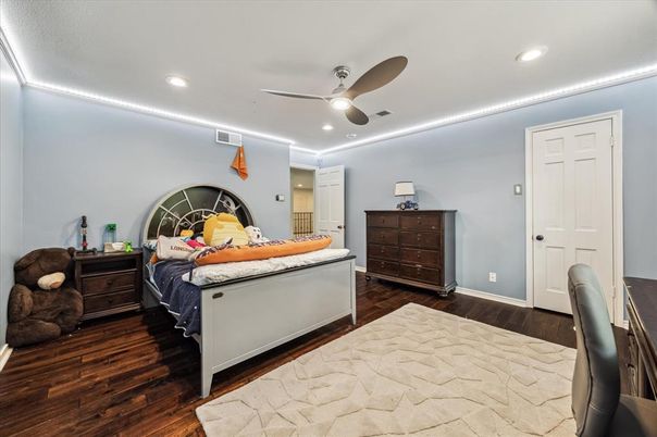 Bedroom, Interior, Recessed Lighting, Wood Texture Flooring