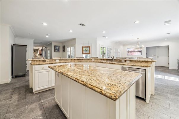 Chandelier, Interior, Kitchen, Recessed Lighting, Stainless Steel Appliances