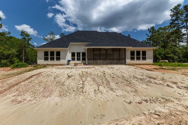Backyard, Exterior, Facade, Ranch