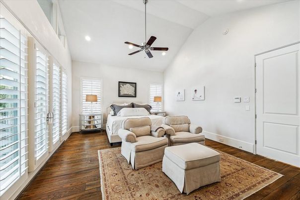 Bedroom, Interior, Living room, Recessed Lighting, Wood Texture Flooring