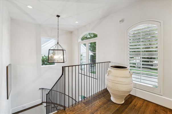Interior, Pendant Lights, Recessed Lighting, Wood Texture Flooring