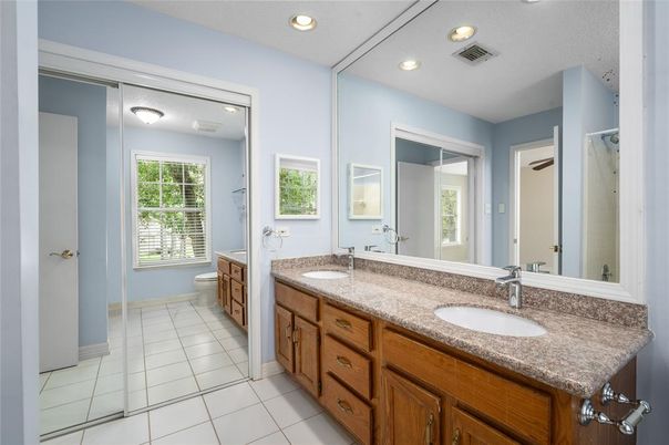 Bathroom, Dual Sink Vanities, Interior, Recessed Lighting