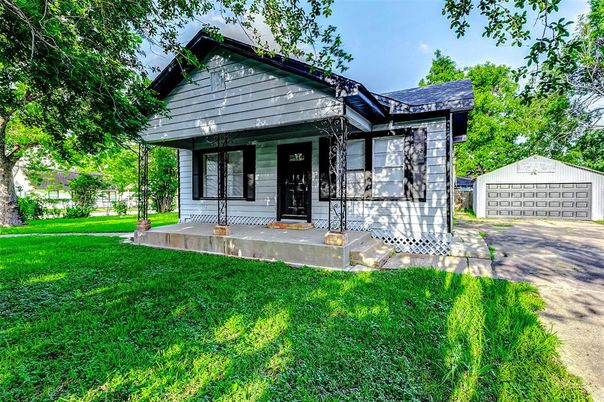 Backyard, Detached Garage, Exterior, Facade, American Craftsman