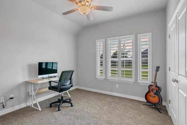 Home Office, Interior