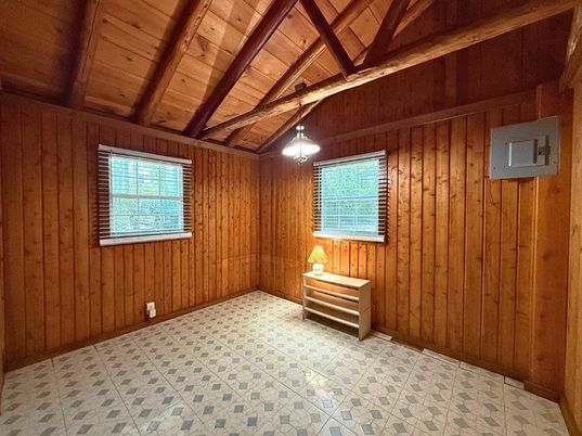 Empty room, Interior, Wooden Beams, Wooden Ceilings, Wooden Walls