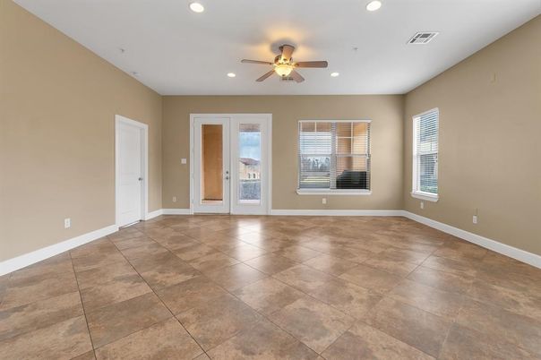 Empty room, Interior, Recessed Lighting