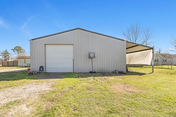 Backyard, Detached Garage, Exterior