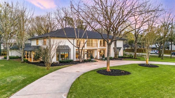 Backyard, Exterior, Facade, French Provincial