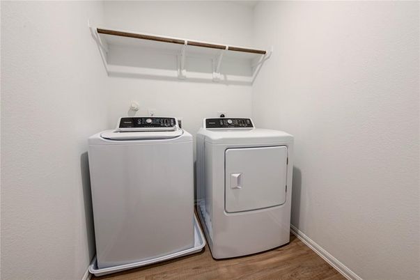 Interior, Washer, Wood Texture Flooring