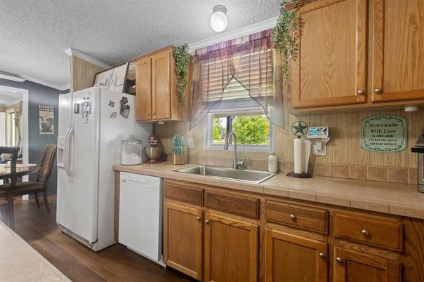 Dining room, Interior, Kitchen, Tile Countertops, Wood Texture Flooring