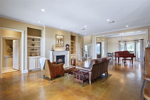 Fireplace, Interior, Living room, Pendant Lights, Piano, Recessed Lighting