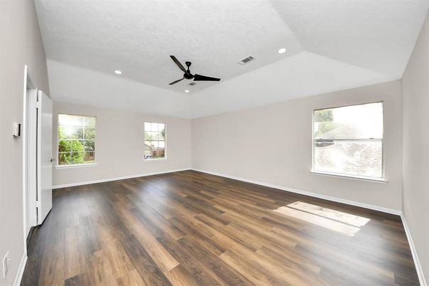 Empty room, Interior, Recessed Lighting, Wood Texture Flooring