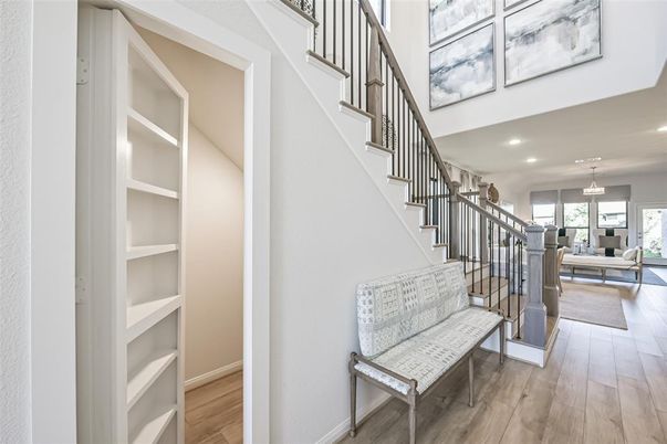 Interior, Pendant Lights, Recessed Lighting, Wood Texture Flooring