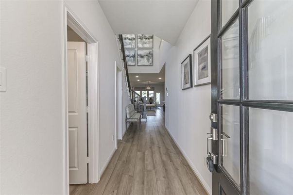 Interior, Recessed Lighting, Wood Texture Flooring