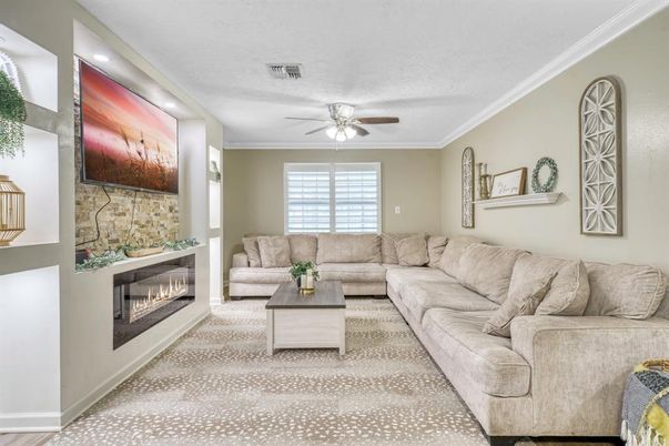 Fireplace, Interior, Living room, Recessed Lighting