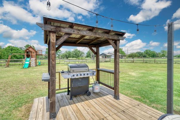 Backyard, Exterior, Playground