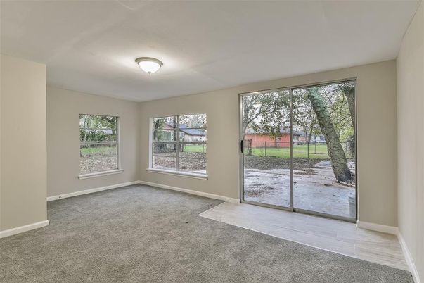 Empty room, Interior