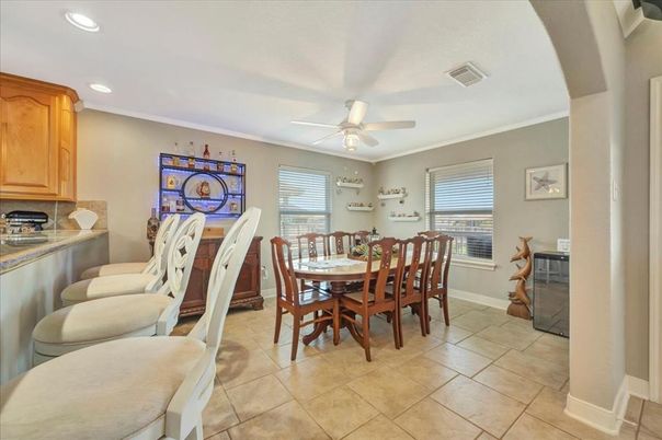 Dining room, Interior, Recessed Lighting
