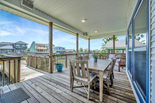Exterior, Wood Texture Flooring