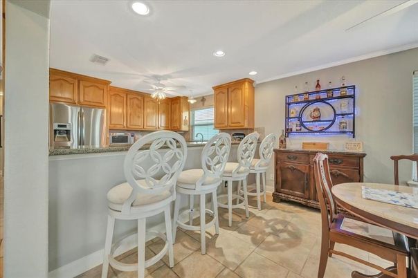 Dining room, Interior, Kitchen, Recessed Lighting, Stainless Steel Appliances