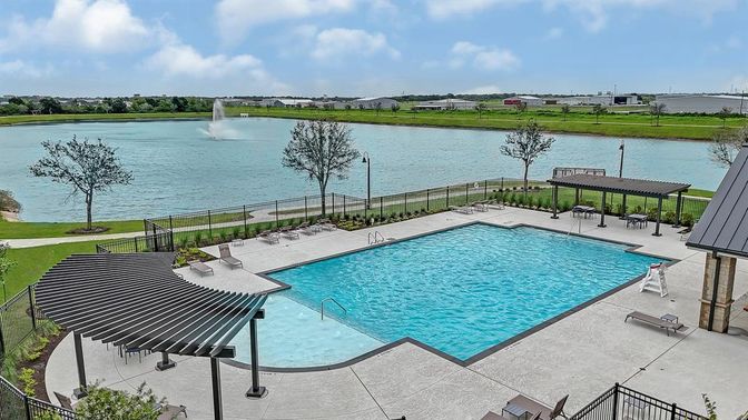 Exterior, Lake, Pool, Water