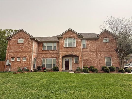 Exterior, Facade, Brick Facade, Brick Traditional