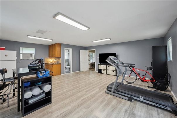 Fitness Equipment, Interior, Recessed Lighting, Wood Texture Flooring