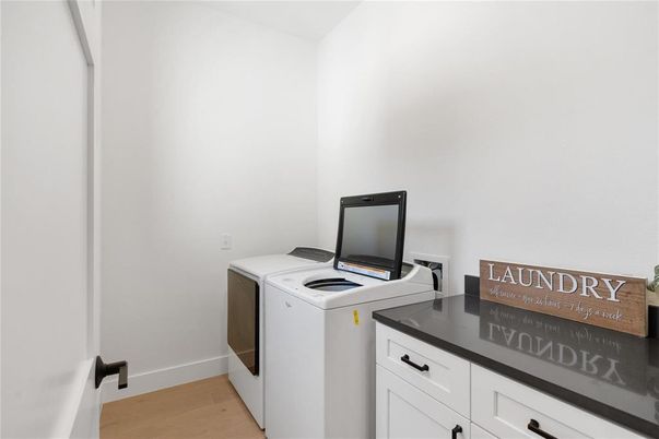 Interior, Washer, Wood Texture Flooring