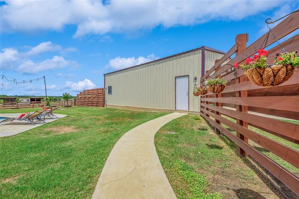 Backyard, Exterior
