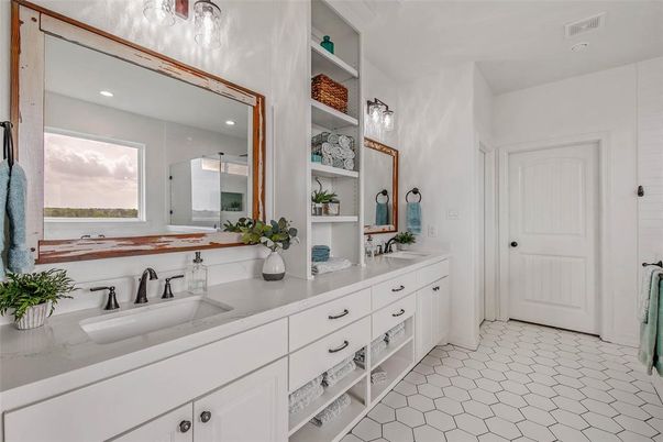 Bathroom, Dual Sink Vanities, Interior, Recessed Lighting