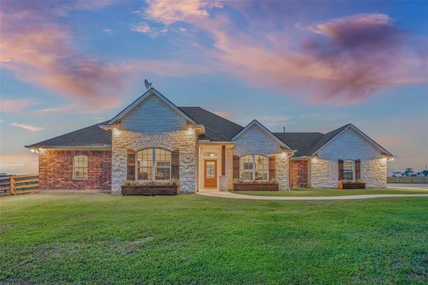 Backyard, Exterior, Facade, Brick Facade, Brick Traditional