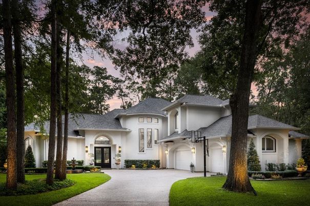 Attached, Backyard, Exterior, Facade, French Provincial