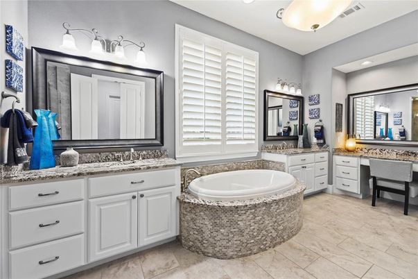 Bathroom, Dual Sink Vanities, Interior, Recessed Lighting