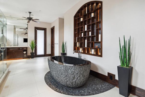 Bathroom, Interior, Recessed Lighting