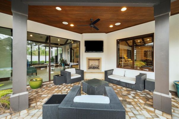 Exterior, Fireplace, Recessed Lighting