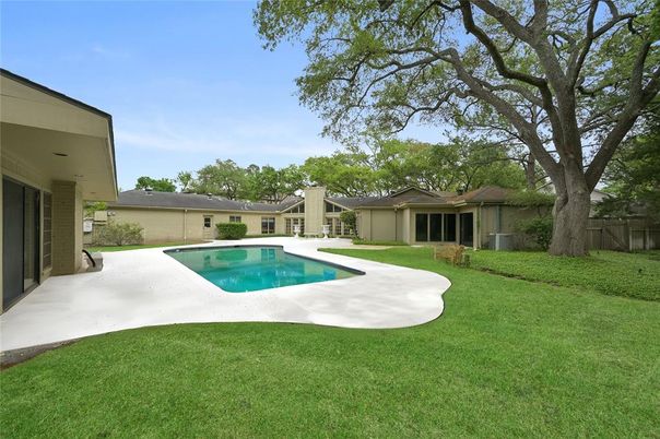 Backyard, Exterior, Pool