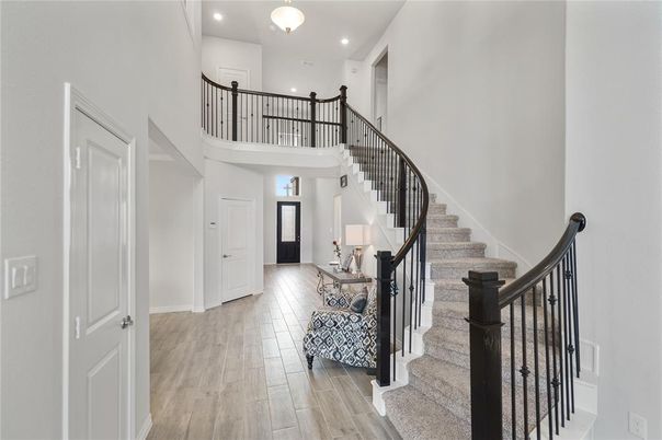 Interior, Recessed Lighting, Wood Texture Flooring