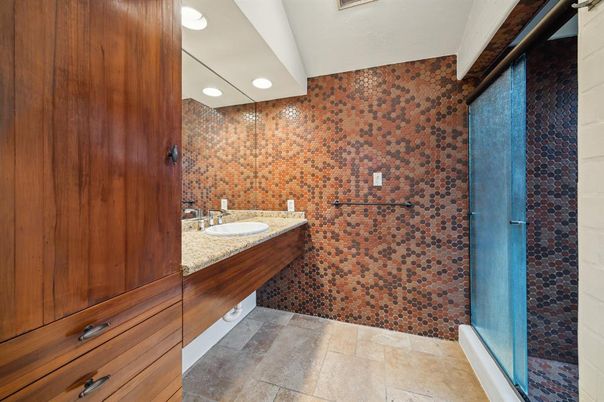 Bathroom, Interior, Recessed Lighting