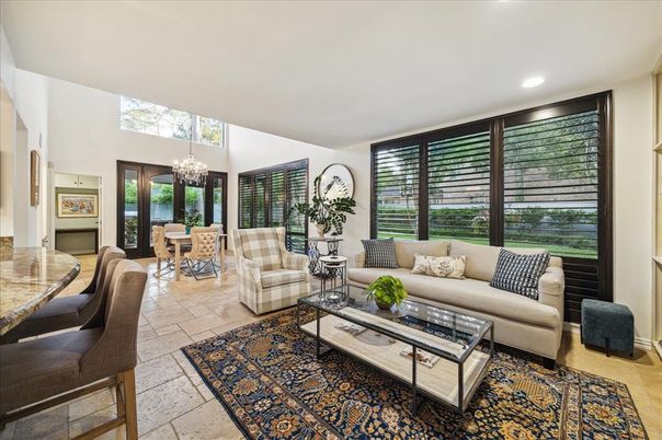 Chandelier, Dining room, Interior, Living room, Recessed Lighting