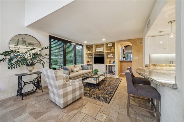 Interior, Living room, Pendant Lights, Recessed Lighting