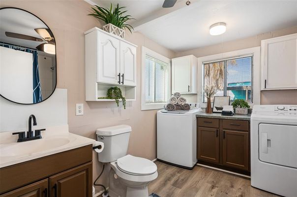 Interior, Washer, Wood Texture Flooring
