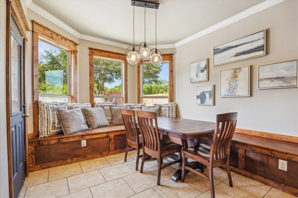 Dining room, Interior, Pendant Lights