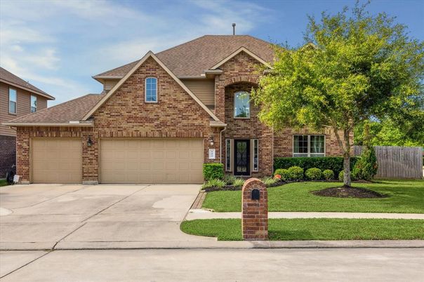 Attached, Exterior, Facade, Brick Facade, Brick Traditional