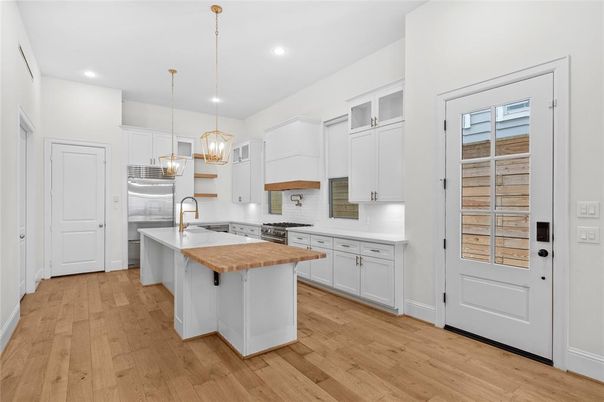 Interior, Kitchen, Pendant Lights, Recessed Lighting, Wood Texture Flooring