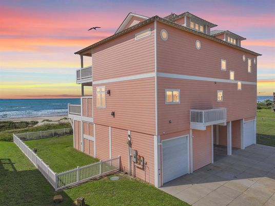 Backyard, Exterior, Water